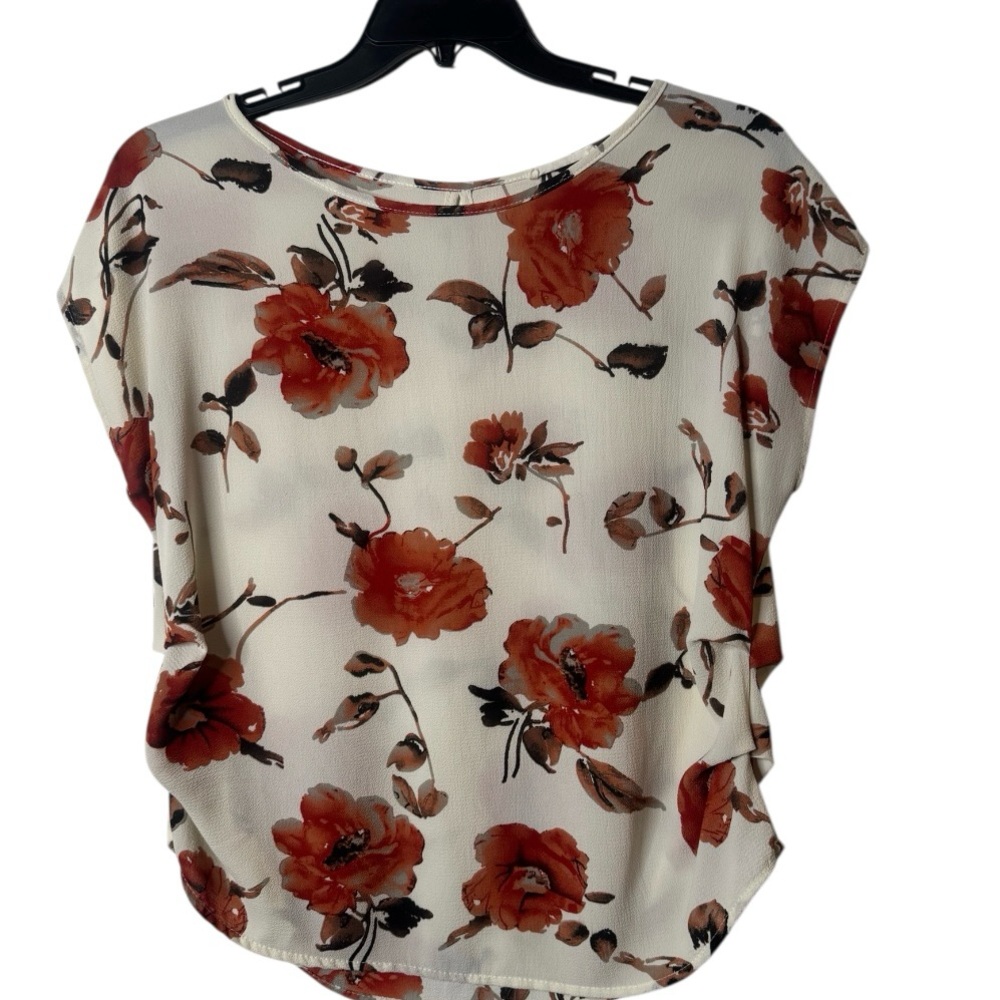 Chic Floral Women's Blouse in Cream and Red